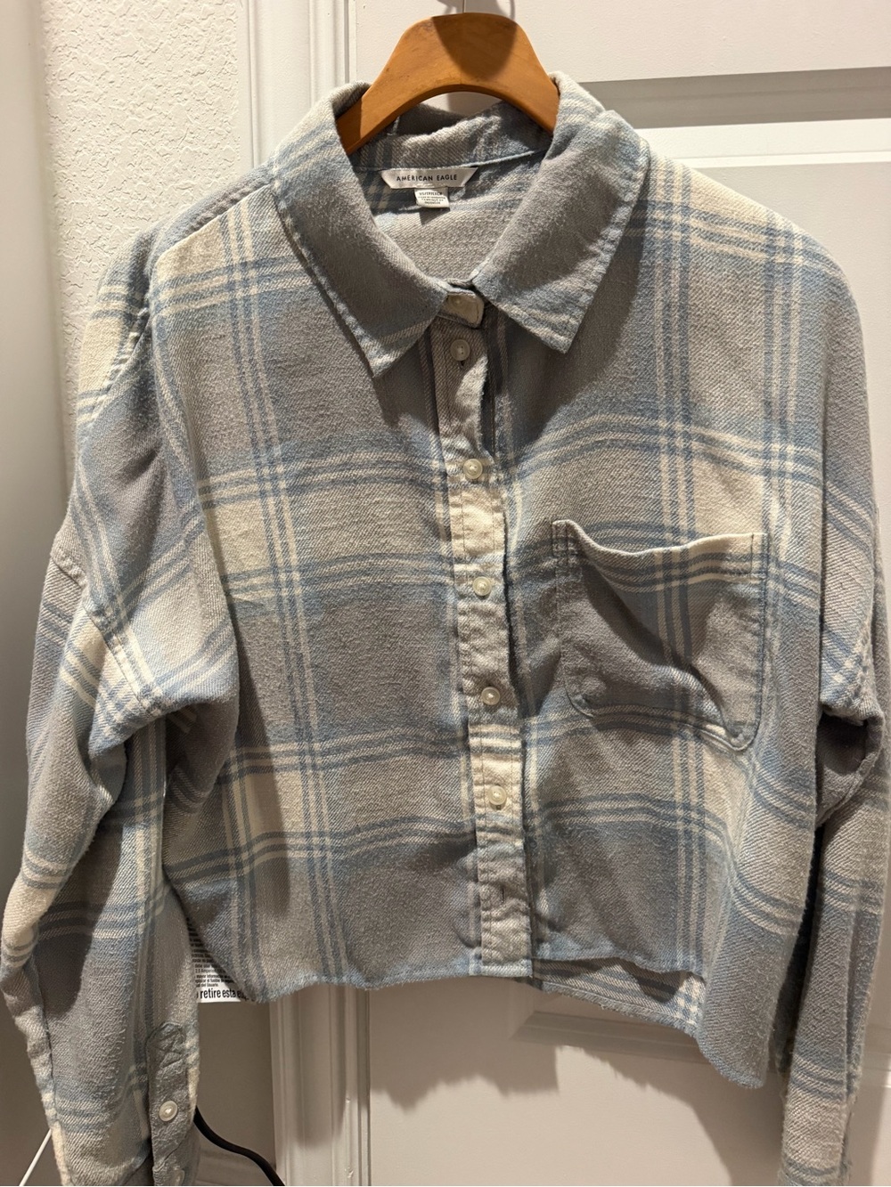 American Eagle XS Cropped Blue & Cream Plaid Button-Up Shirt - Picture 5 of 6